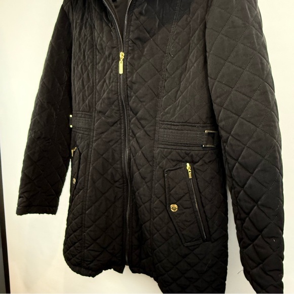 Gallery Black Quilted Mid-Length Coat – Gold Hardware – Women’s Size Medium - Picture 3 of 7